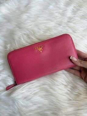 Authentic Prada Saffiano Zippy Wallet